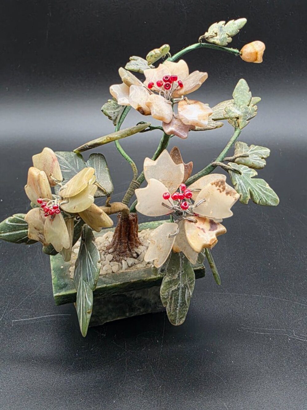 VINTAGE CHINESE JADE STONE FLOWER BONSAI TREE MCM Hand carved Gem Tree